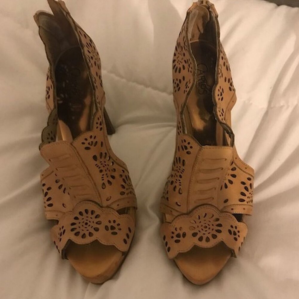 Tan Leather Cut-out Sandals